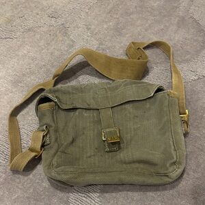 Type ZA 6292 Olive Green Canvas Messenger Bag